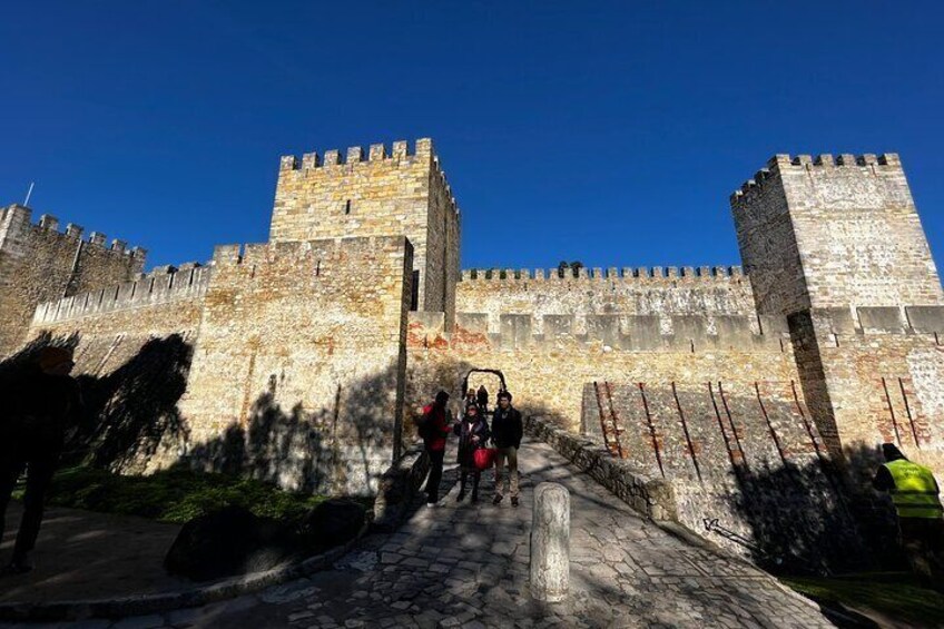  Saint George Castle Guided Tour from Lisbon