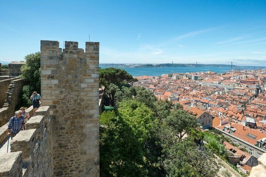  Saint George Castle Guided Tour from Lisbon