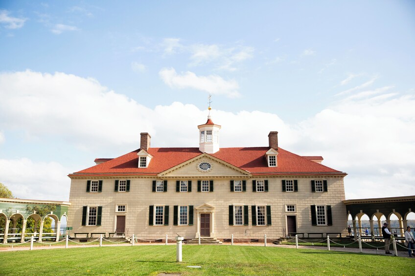 VIP Mount Vernon Day Trip with River Cruise