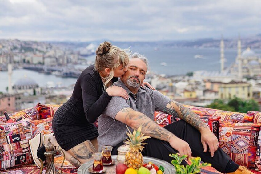 Photographer in the most picturesque spots of Istanbul