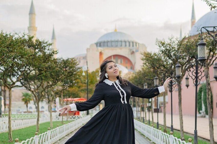 Photographer in the most picturesque spots of Istanbul