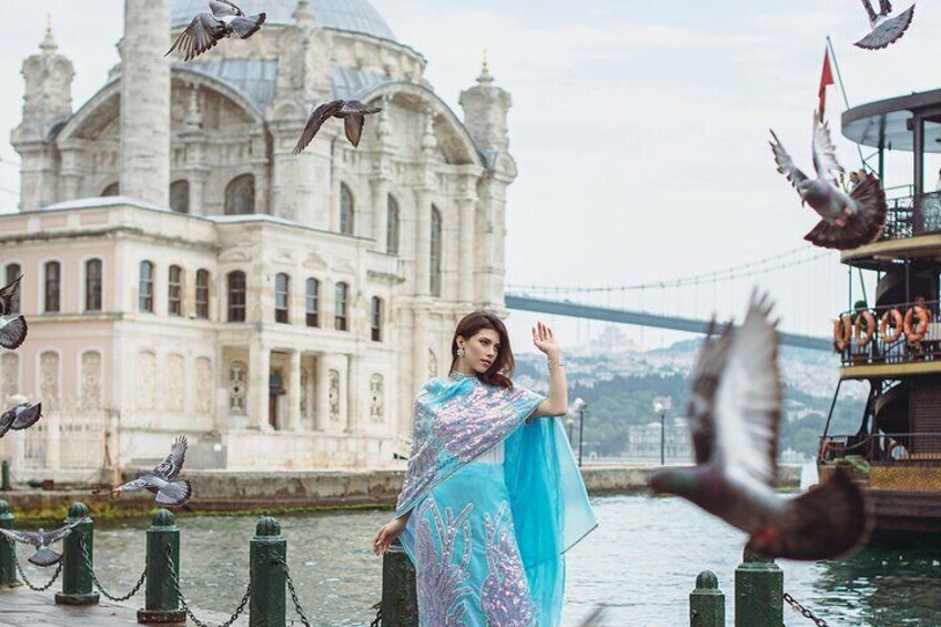 Photographer in the most picturesque spots of Istanbul