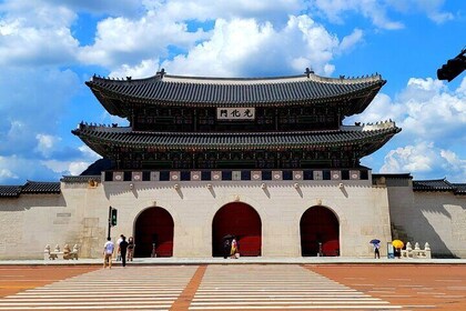 [Private tour] Seoul highlights with a palace and food market