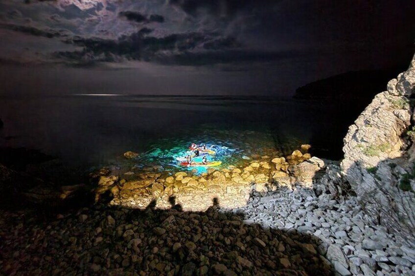 An evening tour on SUP or Kayak with LED light creates a special atmosphere, turning the experience into a real magic.