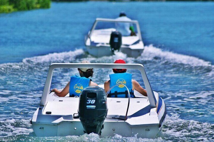 Drive Best Speedboat in Laguna Nichupte Cancún Jungle Tour