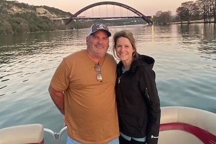 2hr Boat Tour up to 10 on Lake Austin with Captain