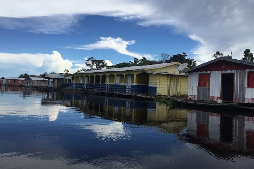 Catalão floating village