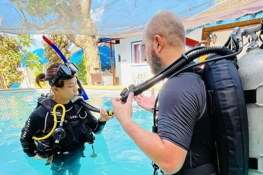 Pool training for PADI open water diver