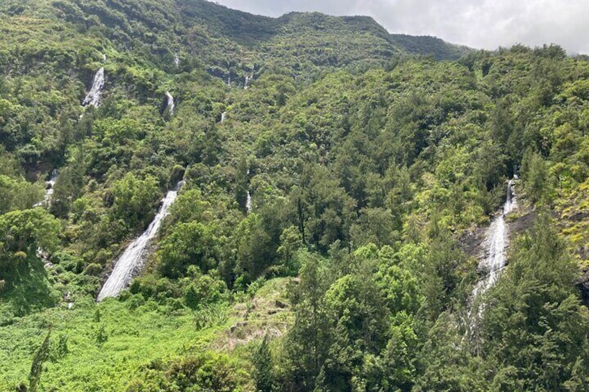 Salazie lined with superb waterfalls including the veil of the Bride