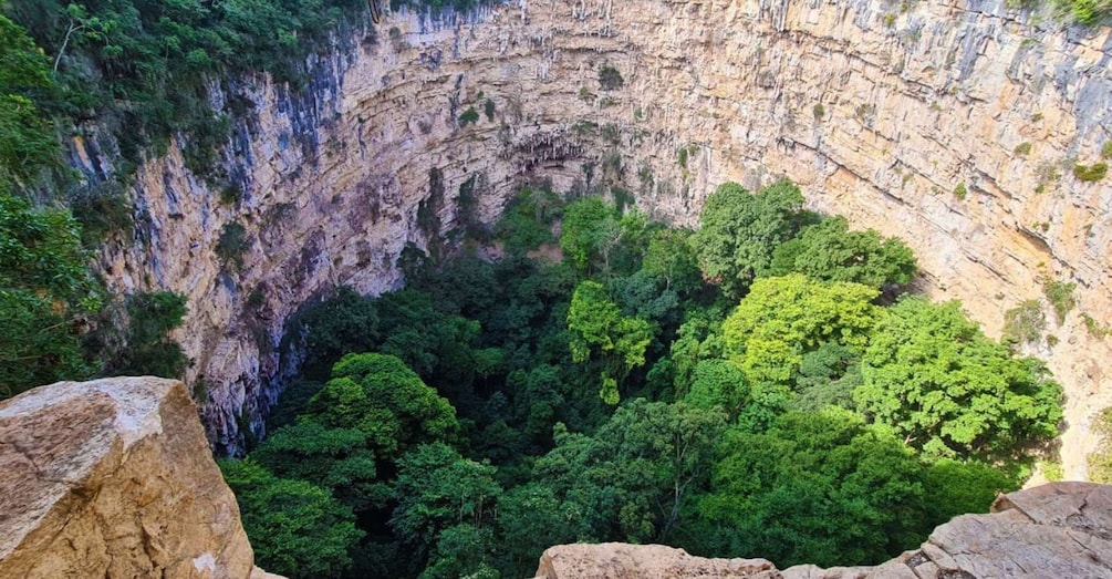 San Cristobal: Sima de las Cotorras & Aguacero Waterfalls