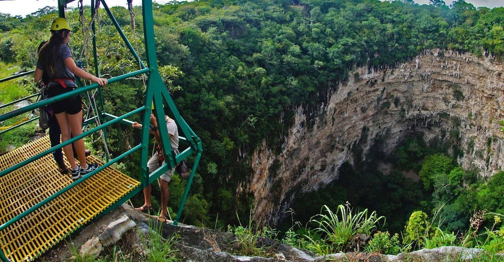 Picture 1 for Activity San Cristobal: Sima de las Cotorras & Aguacero Waterfalls