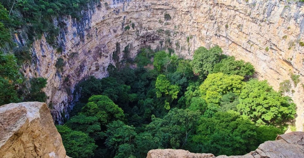San Cristobal: Sima de las Cotorras & Aguacero Waterfalls