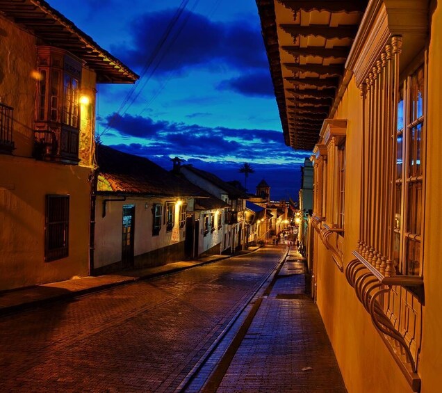 Picture 4 for Activity Bogotá: Private Guided Night Tour With Drink