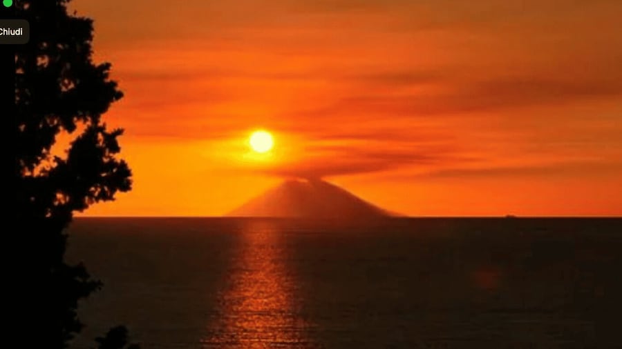 Tropea: Sunset Costa degli Dei Boat Tour with Swimming
