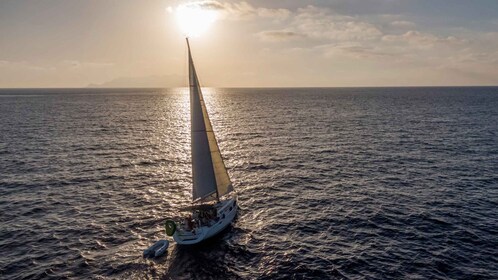 Dari Trapani: Perjalanan Perahu Layar Sehari Penuh Favignana dan Levanzo