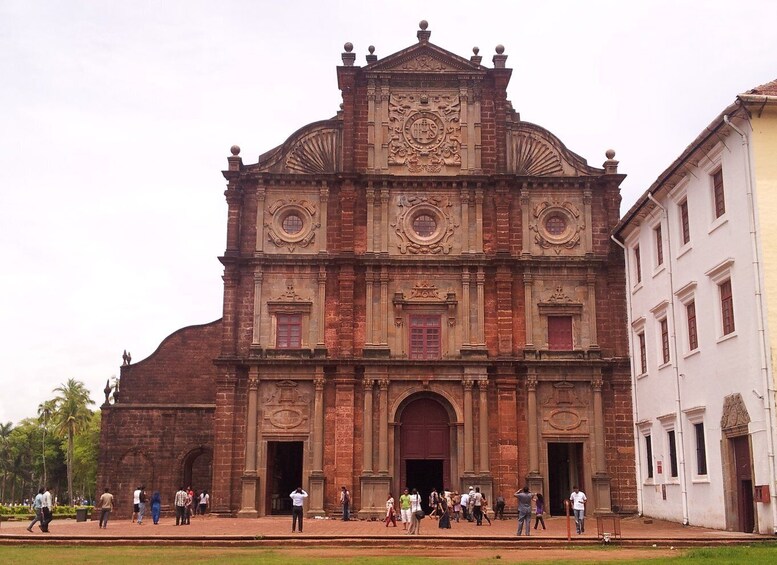 Goa in 1 Day Tour with Churches,Temples,Spice Farm Tour