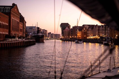 Gdańsk: Panoramafahrt bei Sonnenuntergang mit einem Glas Prosecco