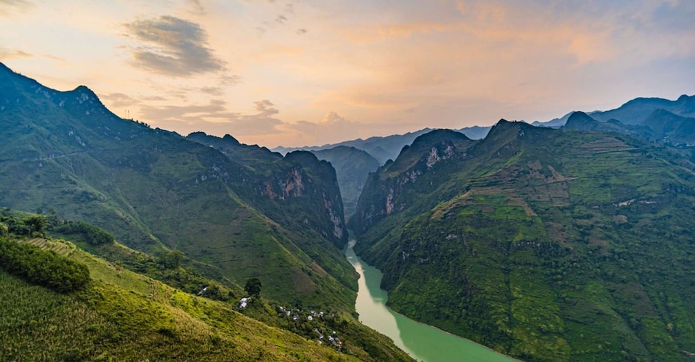 From Hanoi: 4-Day Panorama Of Ha Giang Guided Private Tour