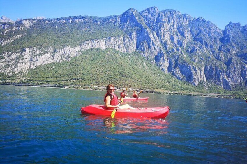 Kayak on Lake Como: stunning landscapes & Aperitif