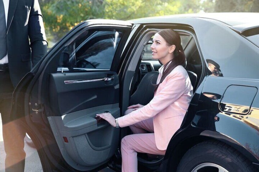 Roundtrip Airport Transportation with wine tour package