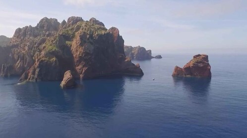 Calvi: recorrido privado en barco por la reserva natural de Scandola