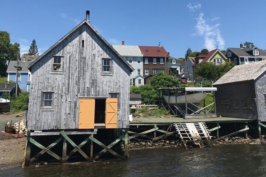 Nova Scotia Day Tour - Visit Peggy's Cove, Lunenburg, and the Annapolis Valley.