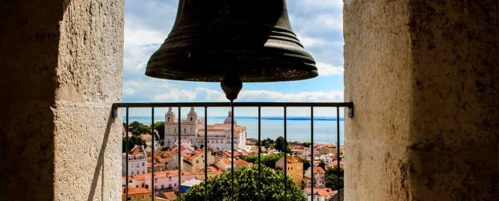 Lisbon: Tower of Saint George’s Castle Church Ticket & Drink