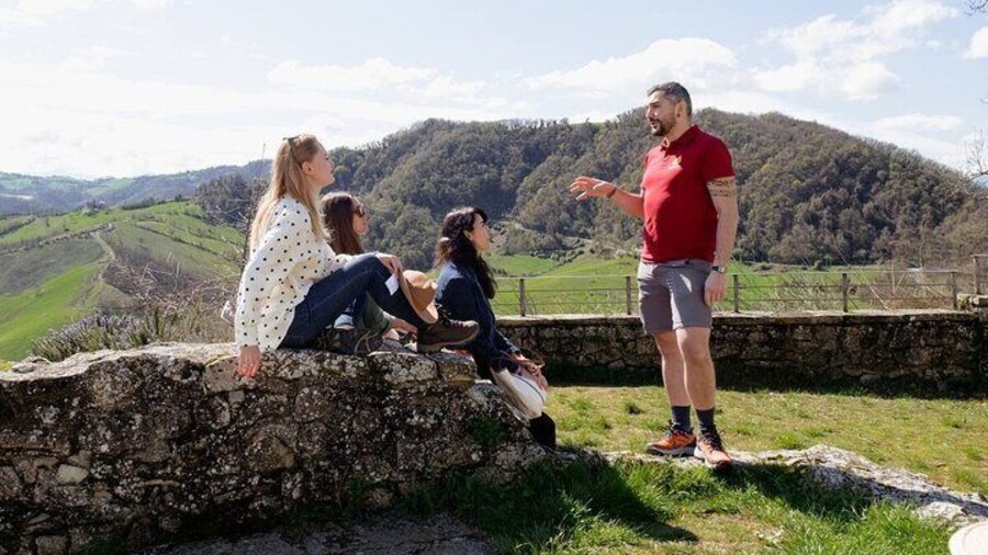 Emilian Mountains: Local Flavours, Castle & outdoors