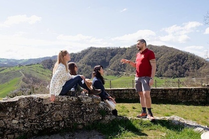 Emilian Mountains: Local Flavours, Castle & outdoors