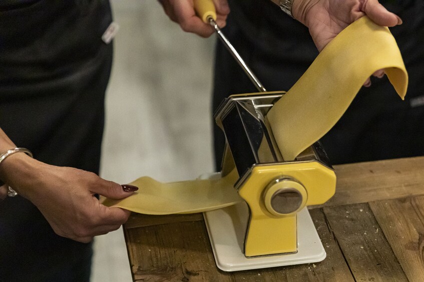 Rome Trastevere Food Tour with Pasta Making Class