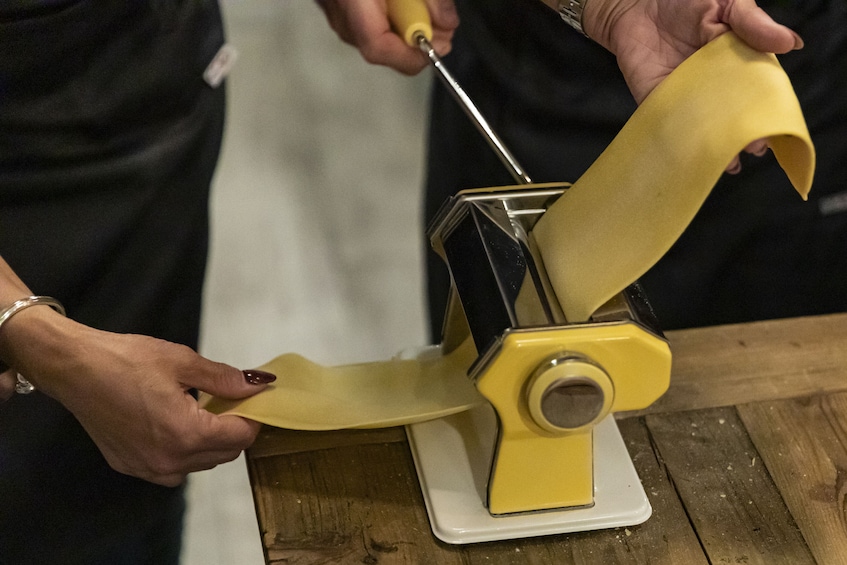 Rome Trastevere Food Tour with Pasta Making Class