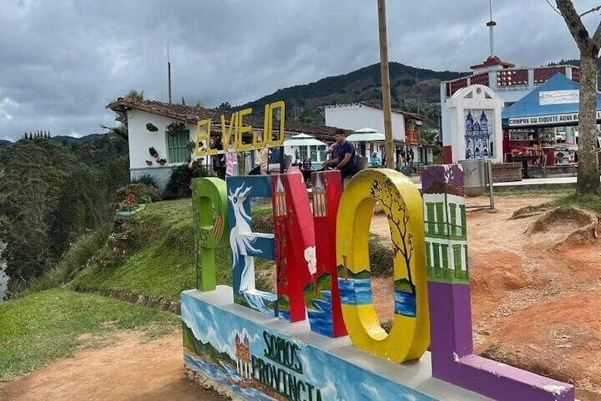 Piedra del Peñol Tour with Boat Tour