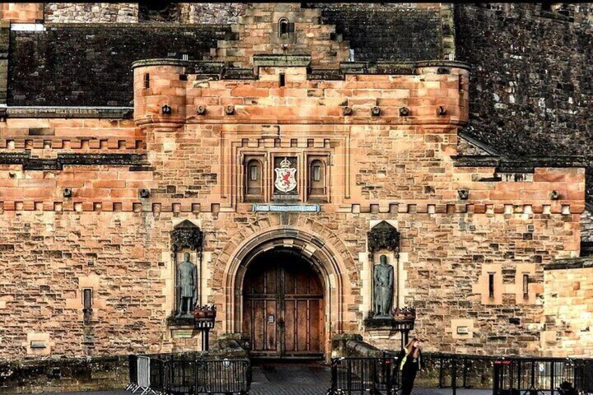 Skip the line Edinburgh Castle: A Thousand Years of Majesty