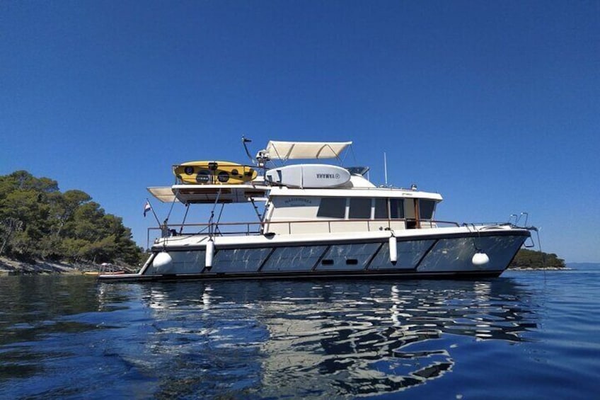 Odysseus Cave Yacht Excursion from Korcula