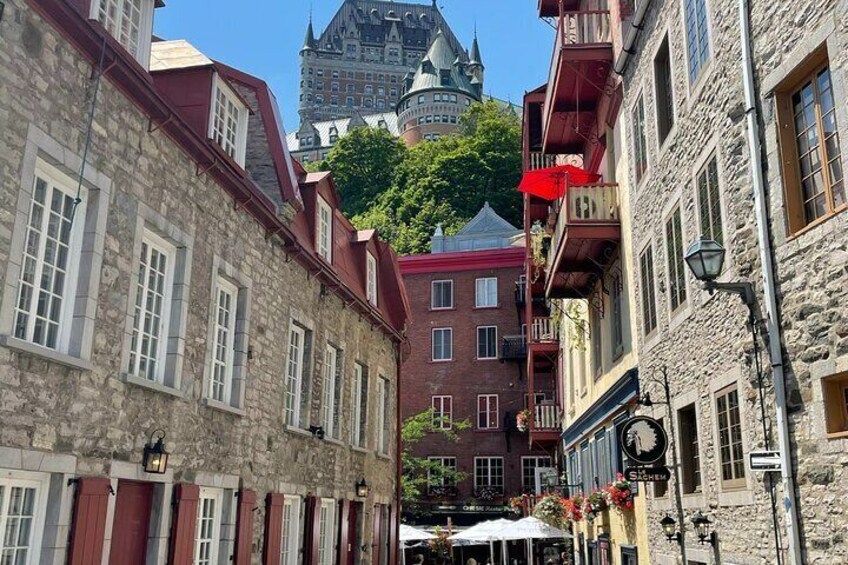 2-Hours walking tour on Quebec City Highlights