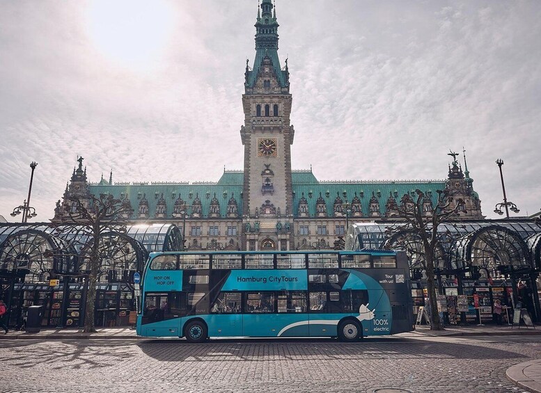 Hamburg: Line F Hop-On Hop-Off Bus City Tour