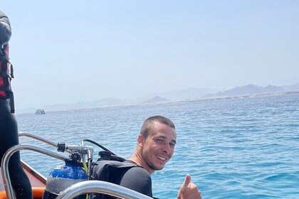  Paseo en barco por Ras Mohamed e isla Blanca
