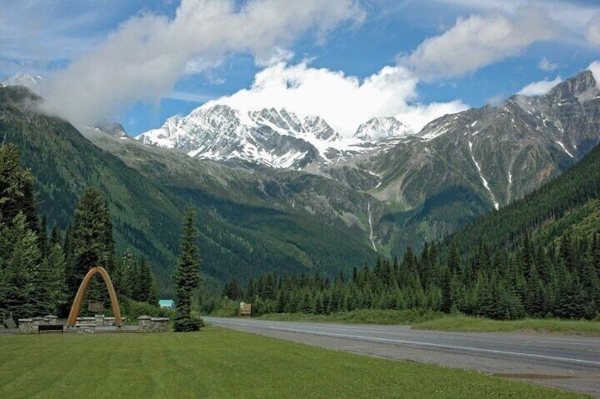 5 Days Canadian Rocky Banff and Jasper Tour from Vancouver