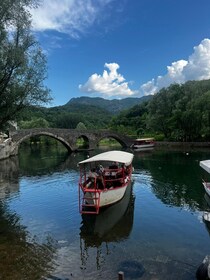 Desde Kotor, Budva, Tivat: Excursión en barco y vino por el lago Skadar