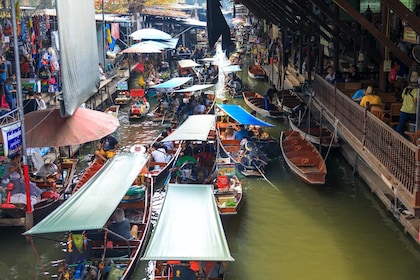 Half Day Railway Market and Damnoen saduak Floating Market tour