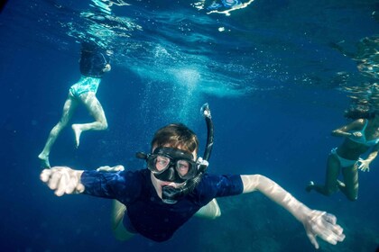 Desde Vasiliki: tour de snorkel en barco por Lefkada