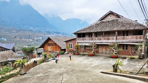 Sapa 2D1N met prachtige trekking naar het dorp en homestay