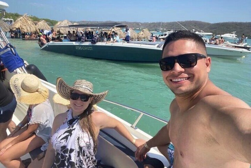 Tour to Islas del Rosario, Cholon and Baru in Private Boat 42 ft