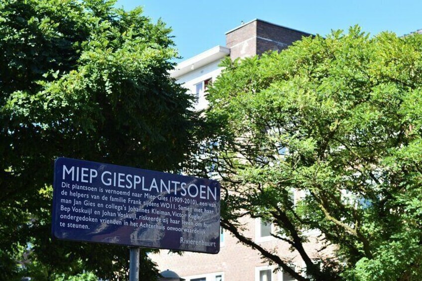 Anne Frank Story and Neighborhood Small-Group Walking Tour