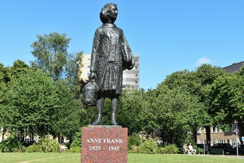 Anne Frank Story and Neighborhood Small-Group Walking Tour