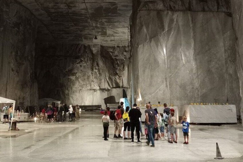 Carrara Marble Tour with transfer from Lucca