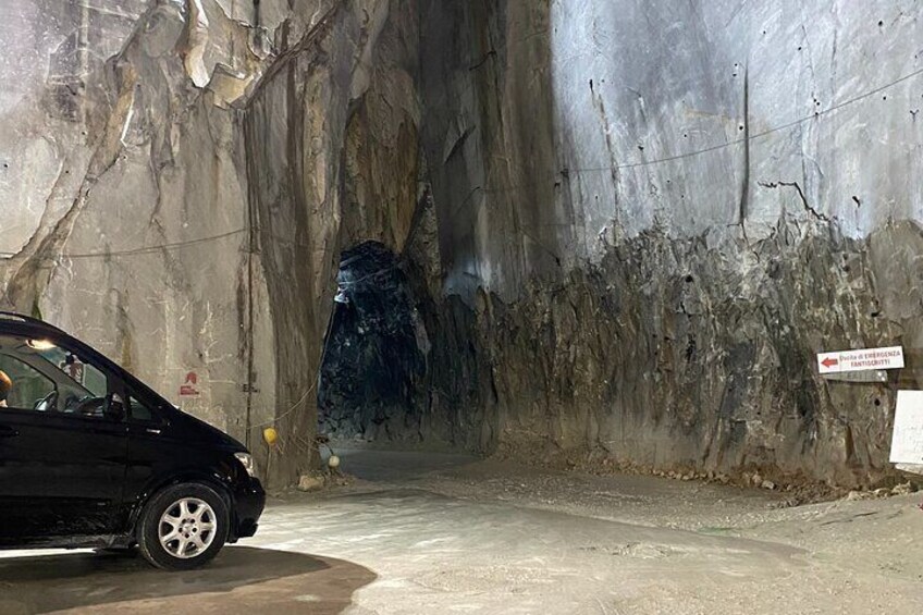 Carrara Marble Tour with transfer from Lucca