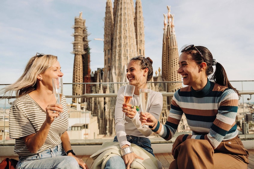 Sagrada Familia Closing Time Tour with Rooftop Views