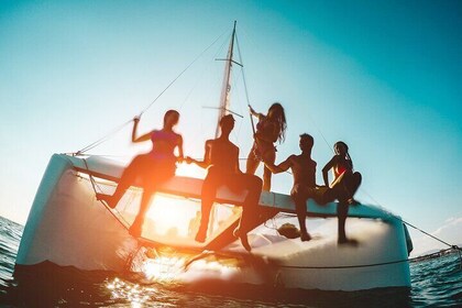 Excursion guidée en bateau au coucher du soleil de 5 heures à Tamarindo Cos...