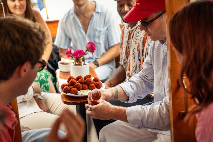 Amsterdam Food & Canals Tour